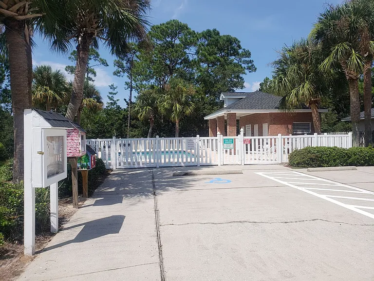 7160 Blue Jack Dr — Photo 32