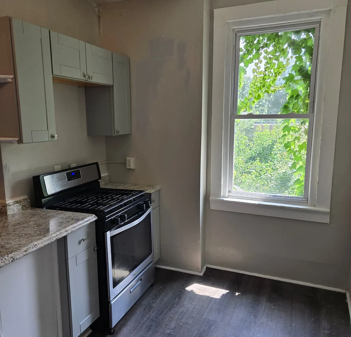 146 Mansion St — Photo 2