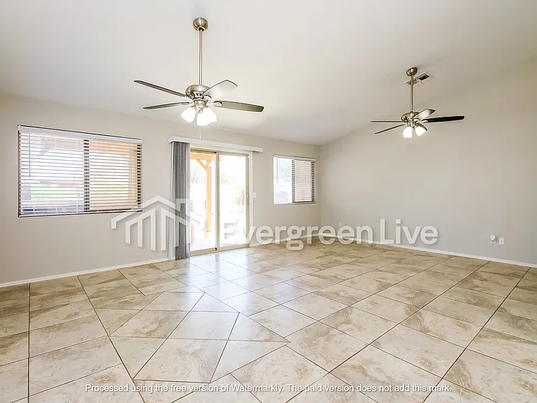 30587 N Royal Oak Way — Photo 5