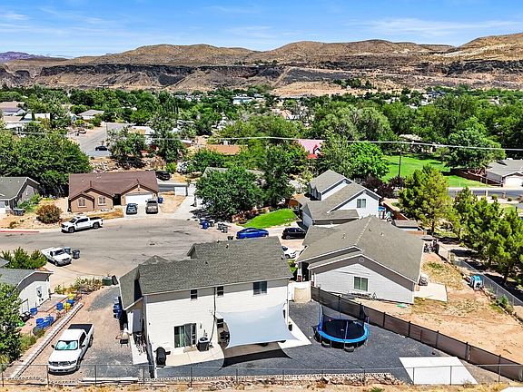 4th image of 423 N 230 W