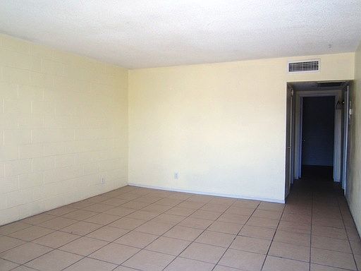 2nd image of 2524 McCarran St APT 3