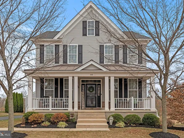 186 Pennland Farm Dr, Perkasie, PA 18944