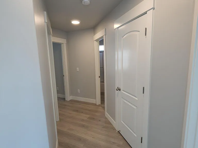 439 E Hill View Dr — Photo 24