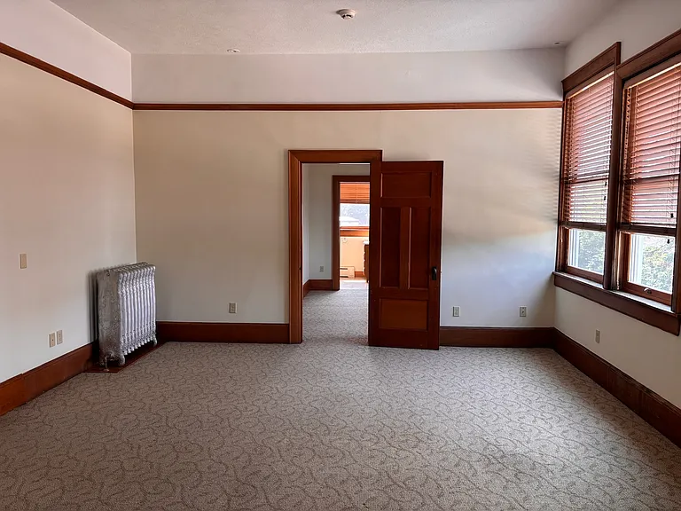 142 Main St E #3W — Photo 11