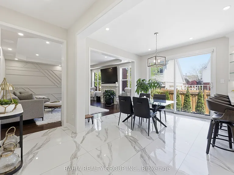 1412 Crozier Cres — Photo 13