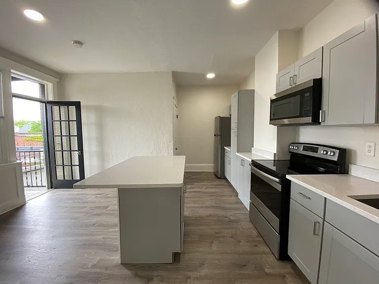 8 Kenwood St #5 — Photo 5