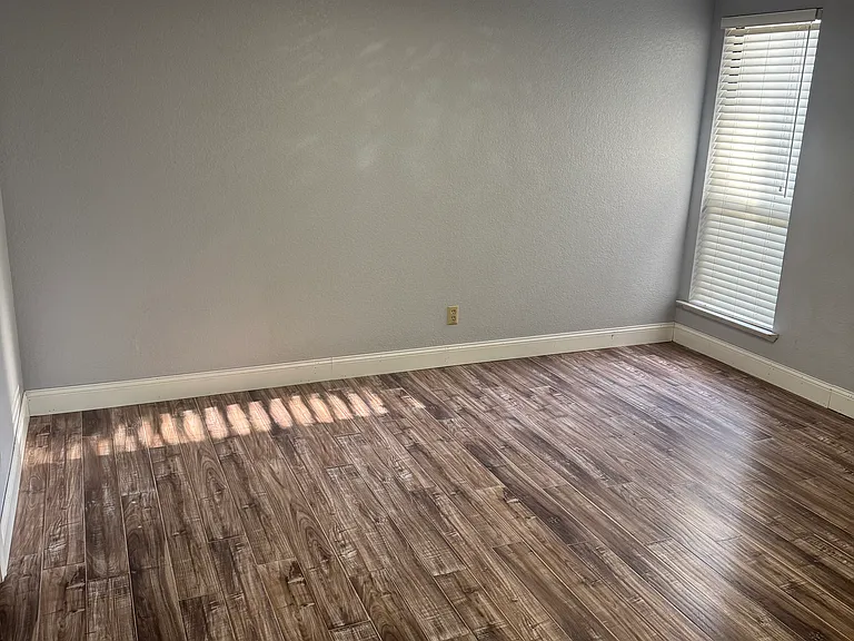 526 E Kelso Ave — Photo 12