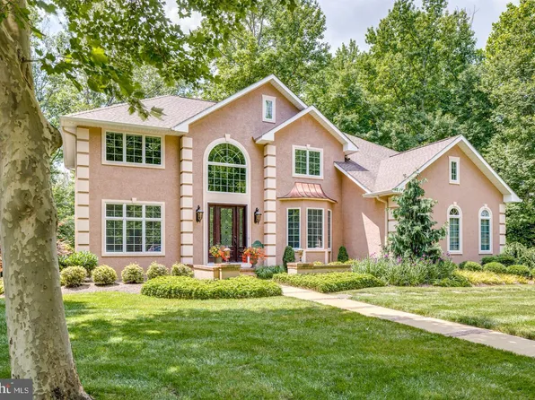 4 Bennington Dr, Medford, NJ 08055