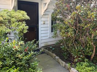 32 Orchard Dr #1A, Armonk, NY 10504