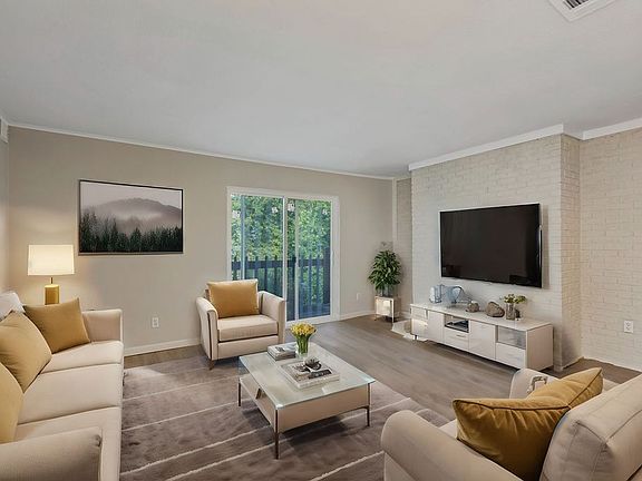 2nd image of 4300-4310 Batavia Meadows Dr #4310-07