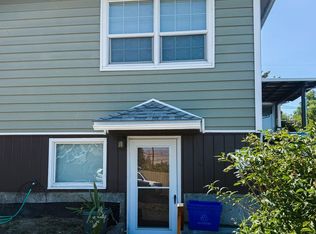 704.5 W 14th St, The Dalles, OR 97058