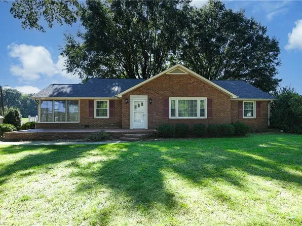7378 State Highway 135, Mayodan, NC 27027
