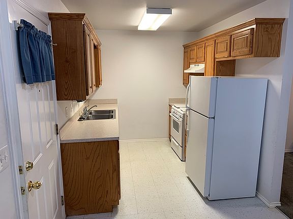 3rd image of 810 E Odessa St