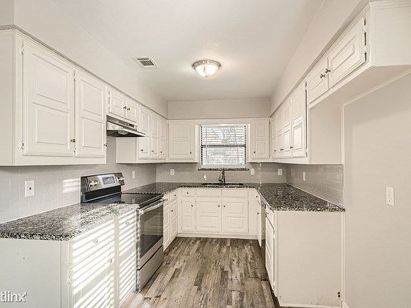 2nd image of 1522 Limetree Ln