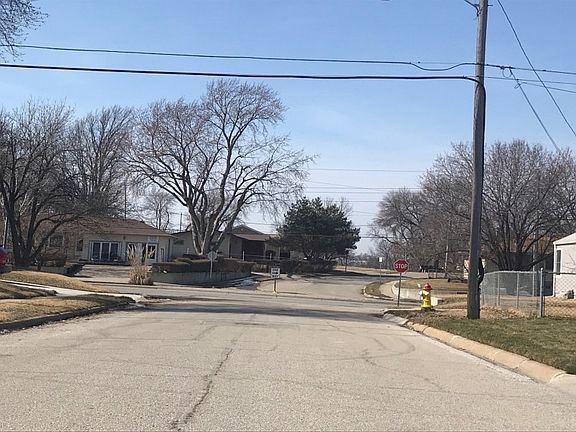 4th image of 5853 Elm St