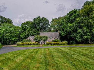 20 Cider Mill Ln, Washington Township, NJ 07853