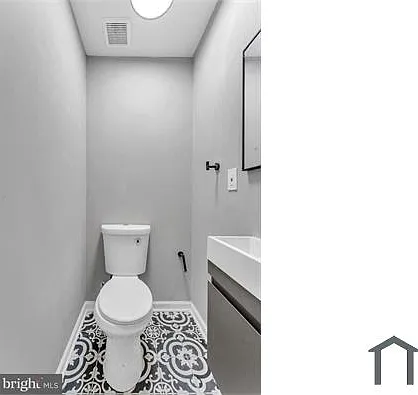 1510 E Madison St — Photo 5