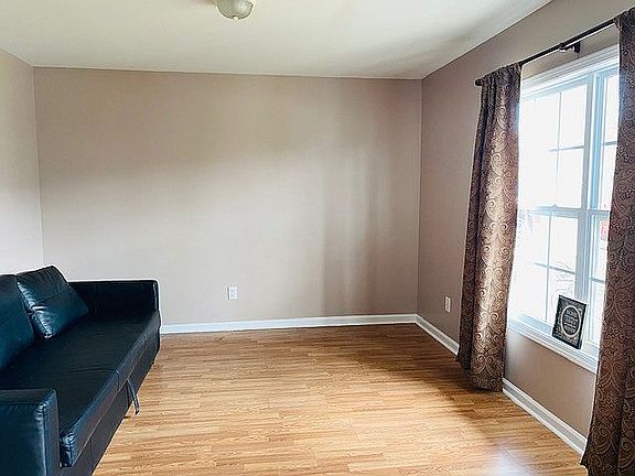4th image of 133 Moores Creek Dr
