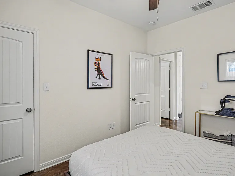 2425 S 16th St — Photo 30