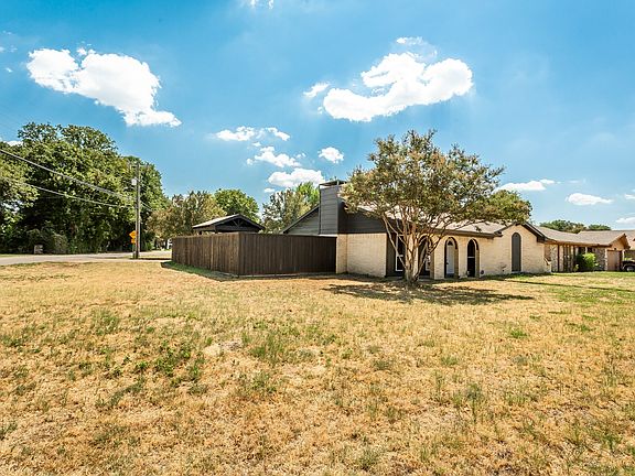 3rd image of 2600 Quail Valley