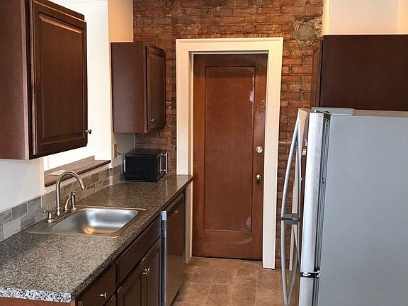Upgraded kitchen with stainless steel appliances