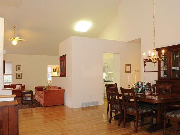 3rd image of 43 Donegal Way