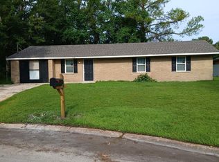 5736 Eastwood Dr, Moss Point, MS 39563