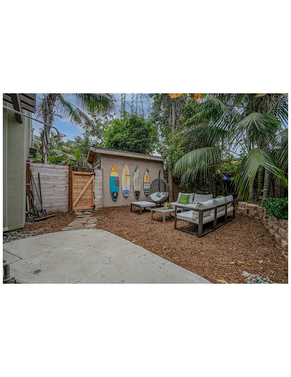 Building Photo - 217 Hillcrest Dr #2