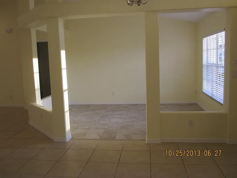 4509 SW 20th Pl — Photo 8