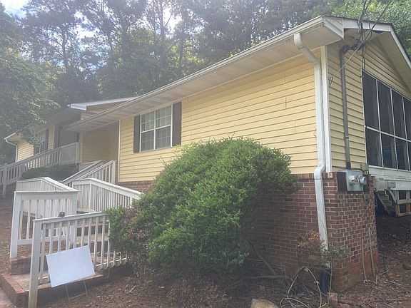 2nd image of 2013 Oakwood Dr #2013