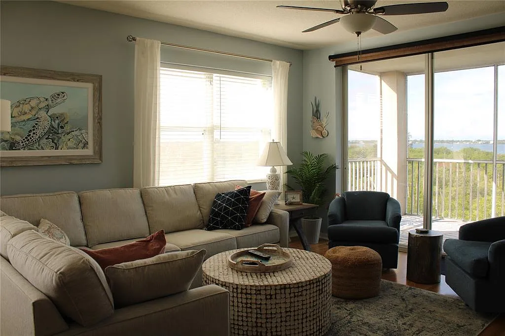 2 bed, 2.0 bath, 1349 sqft, $3,495 — Photo 4