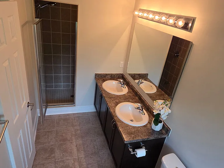 61 Collin Ct — Photo 40