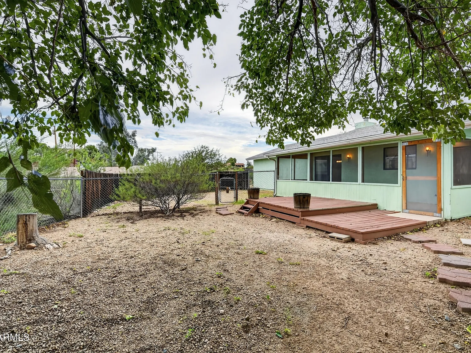 3 bed, 2.0 bath, 1456 sqft, $2,000 — Photo 4