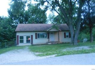 2536 Hillcrest Dr, High Ridge, MO 63049