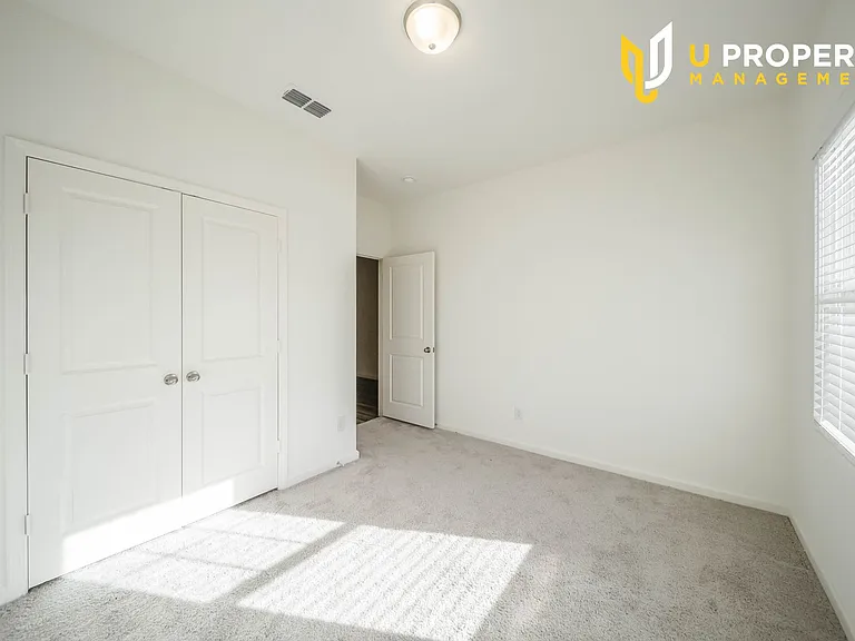 808 Juniper St — Photo 12