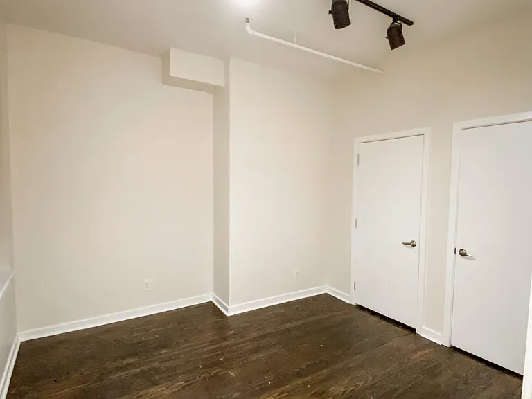 216 S 11th St #301 — Photo 2