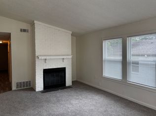 735 Vicki Dr #B, Huntsville, TX 77340