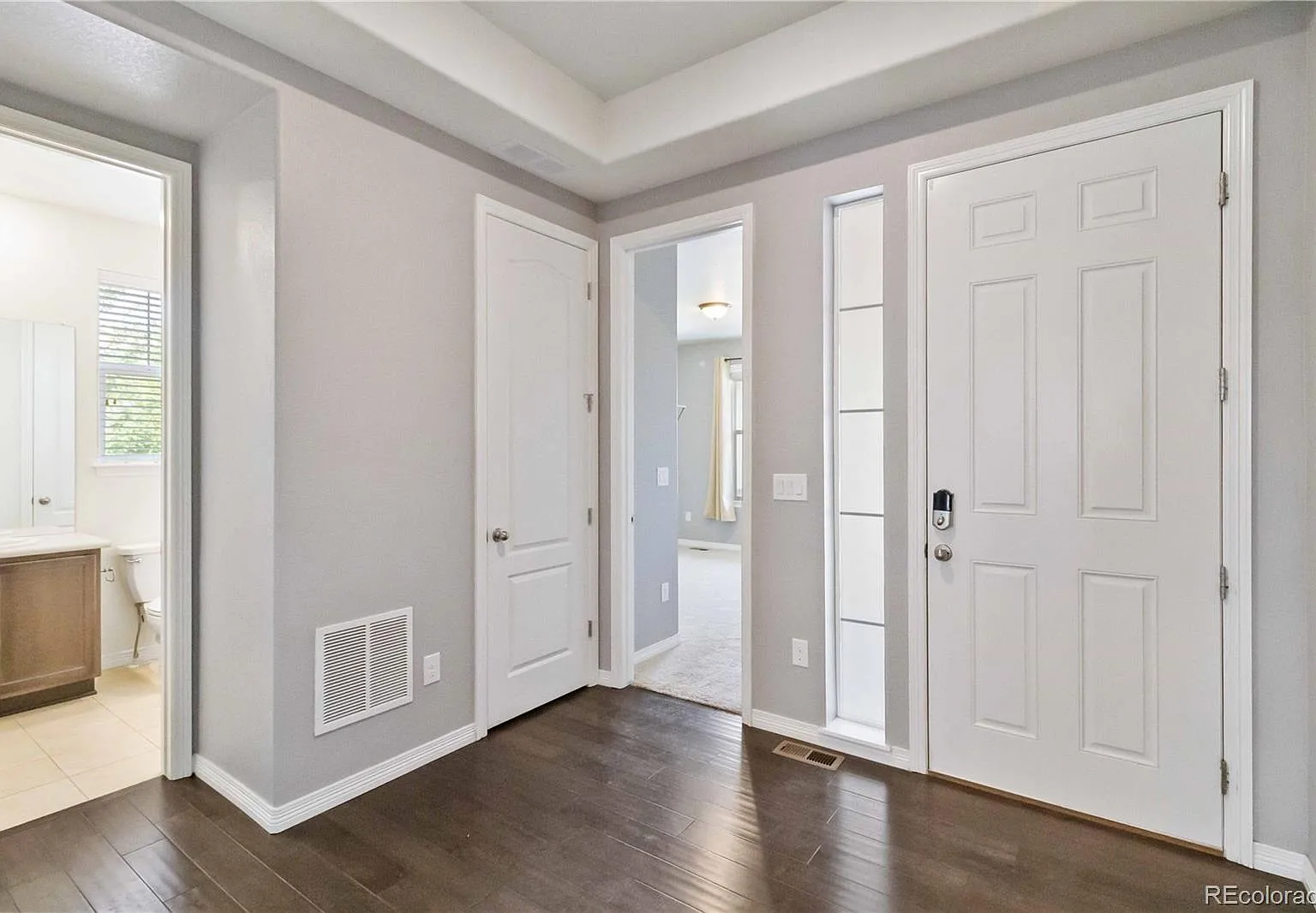 4 bed, 3.0 bath, 3376 sqft, $3,695 — Photo 4