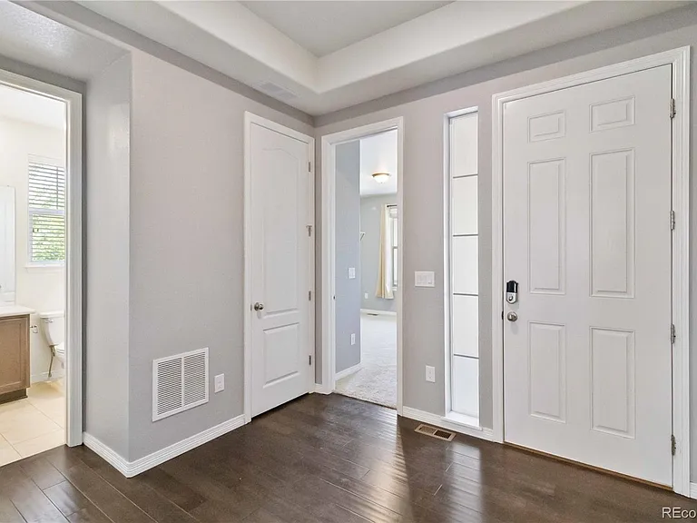 14700 Oslo Ave — Photo 4