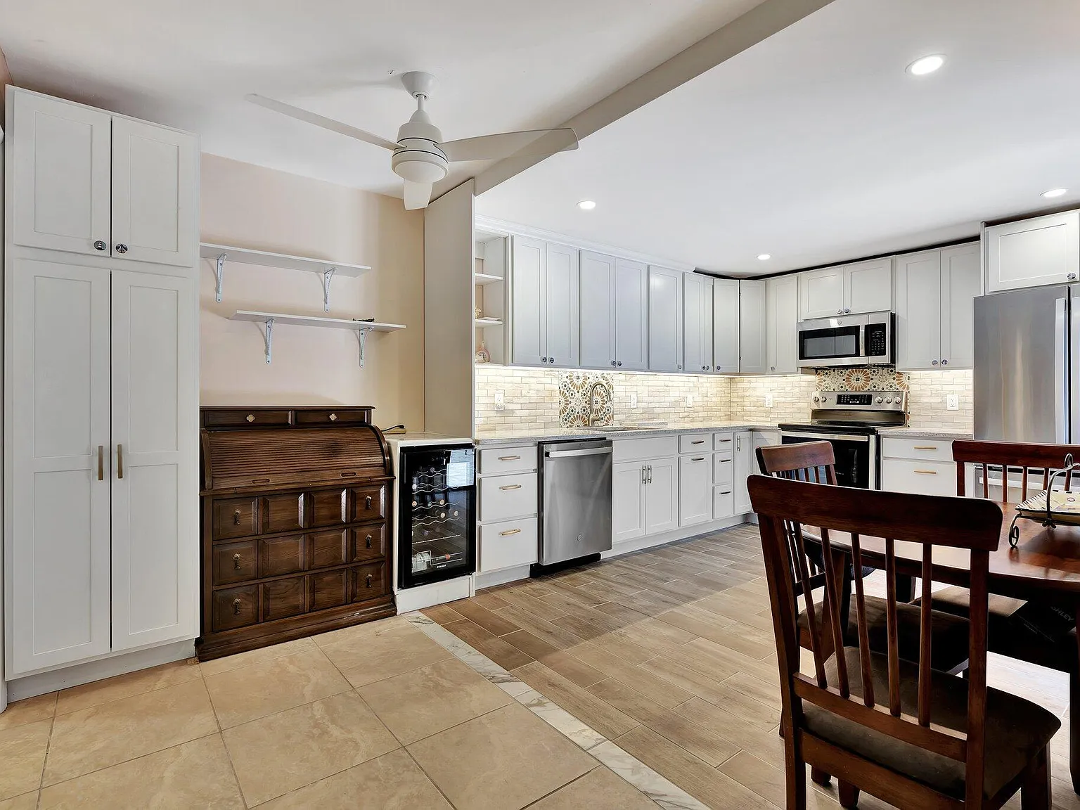 2 bed, 2.5 bath, 1236 sqft, $6,000 — Photo 2
