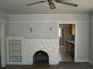 306 Davis St photo 1