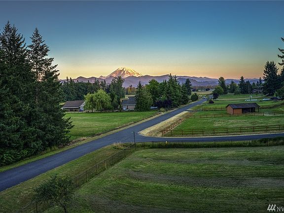 Property views of Mt. Rainier and neighboring farmland are breathtaking. 