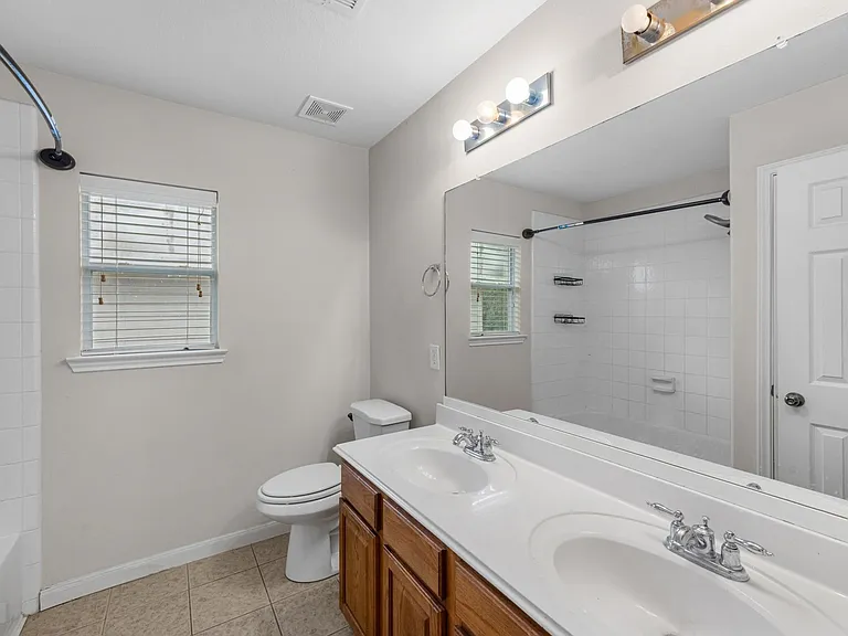 2519 Fair Oak St — Photo 19