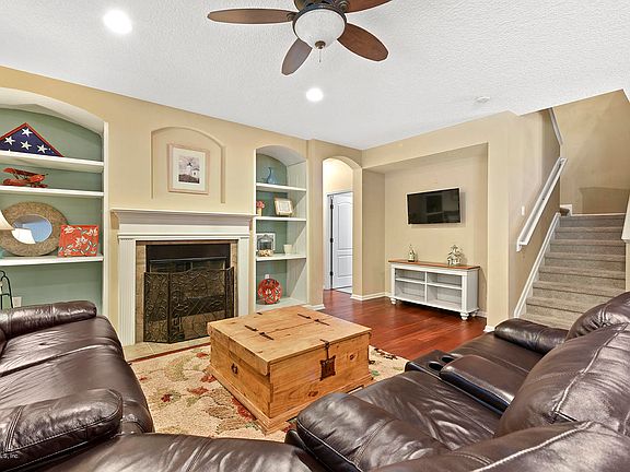 2nd image of 129 Carden Pl