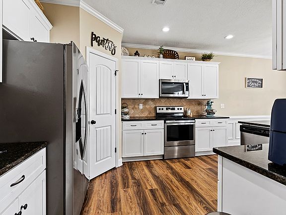 3rd image of 117 Milford Pines Dr