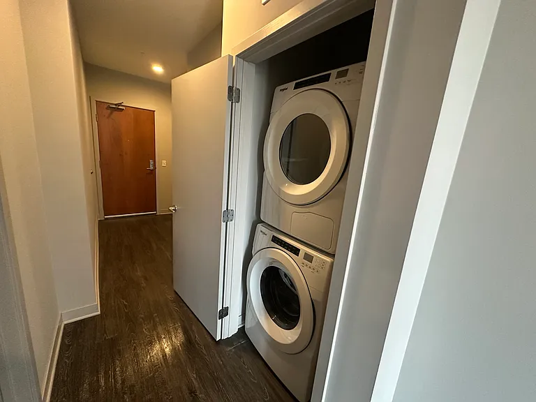 Luna Apartments — Photo 78