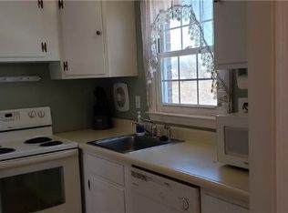 43 Brewster Rd APT C, Glastonbury, CT 06033