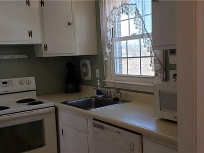 43 Brewster Rd APT C, Glastonbury, CT, 06033