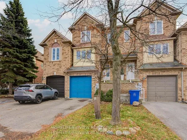 15 Bowler St, Aurora, ON L4G 7J2