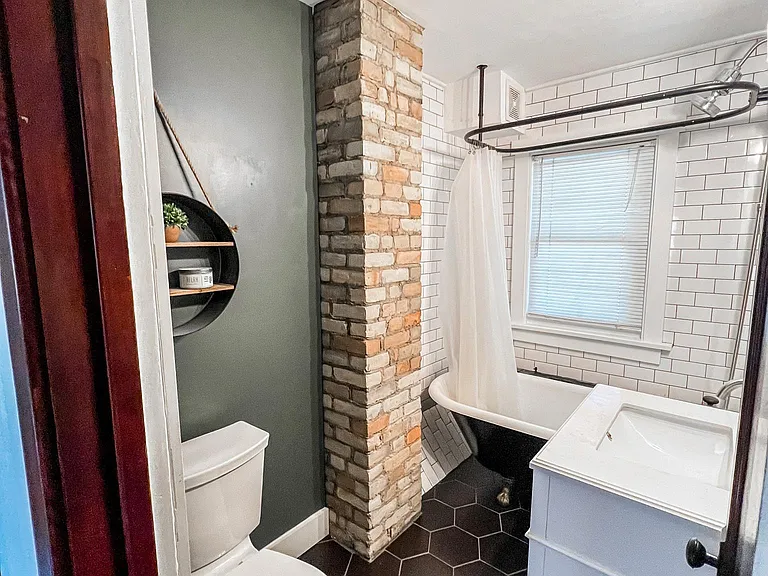 592 Ottawa Ave — Photo 24